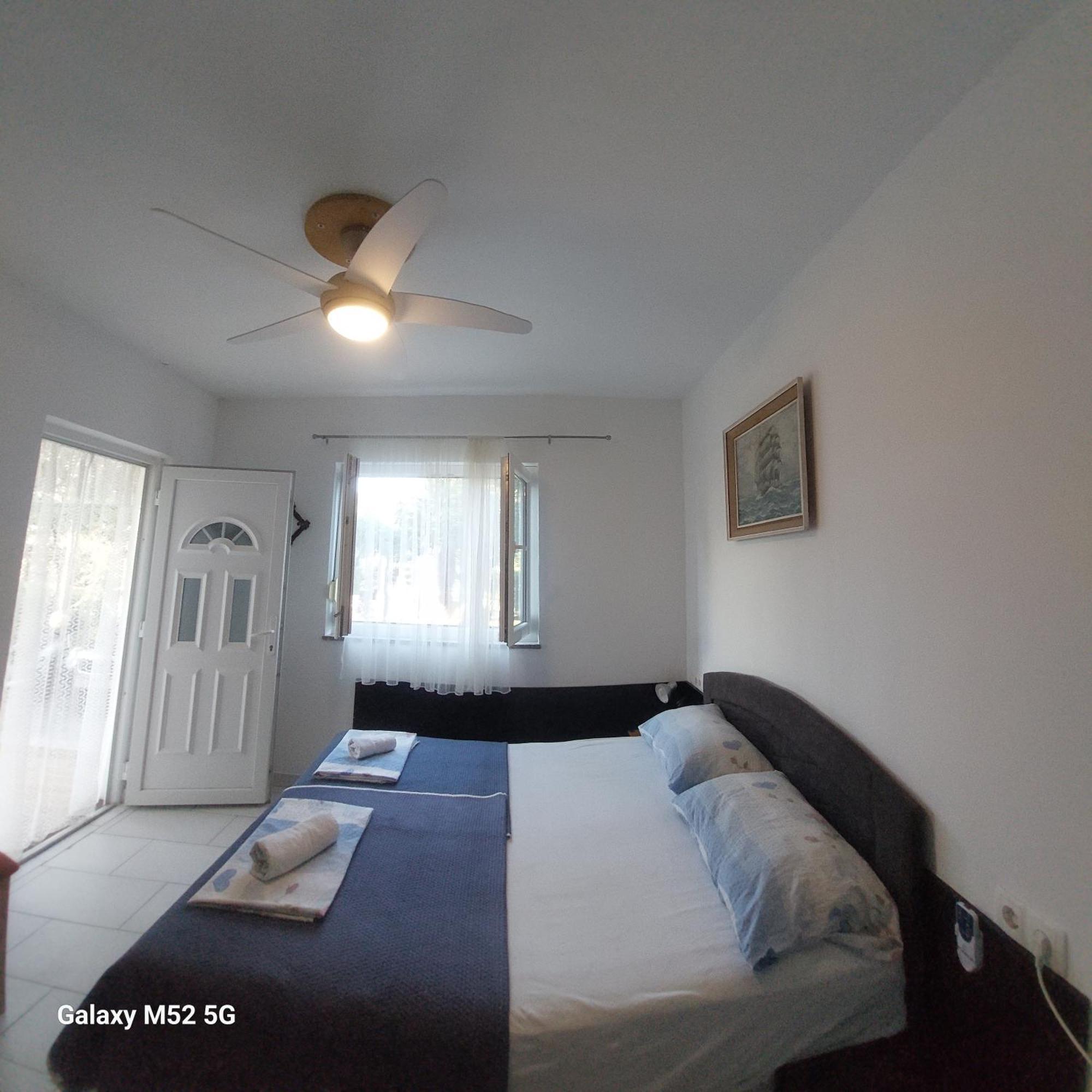 Apartmani Lana Rab Kampor Exteriör bild